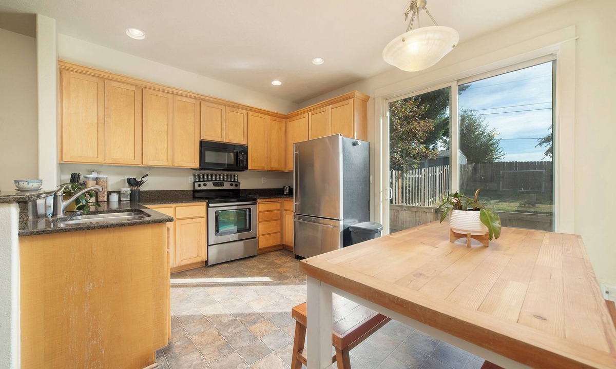 Gresham House | Opuluxe Heron Hue Haven