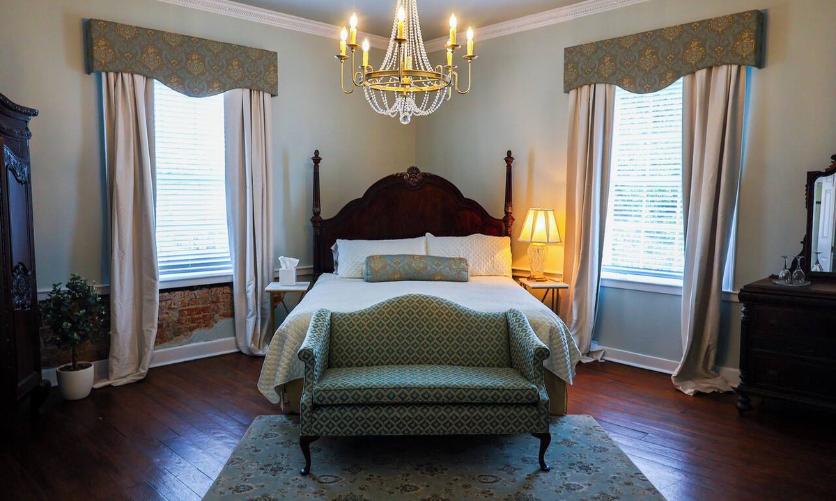 Destrehan Bed & Breakfast | Ormond Manor