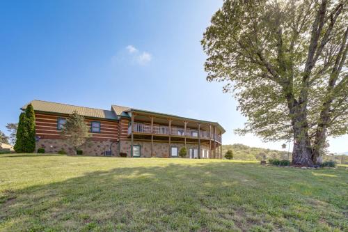 Newport House | Panoramic Mtn Views: Spacious Tennessee Home!