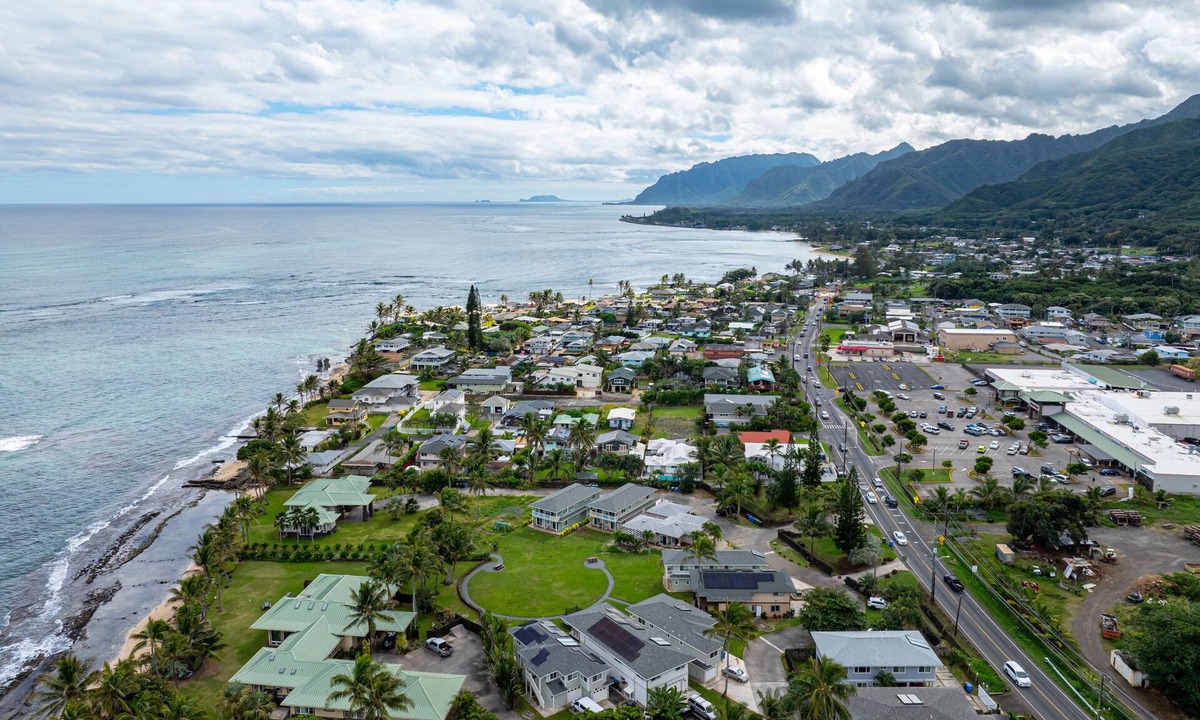 Hauula House | Peaceful Beachfront North Shore Retreat