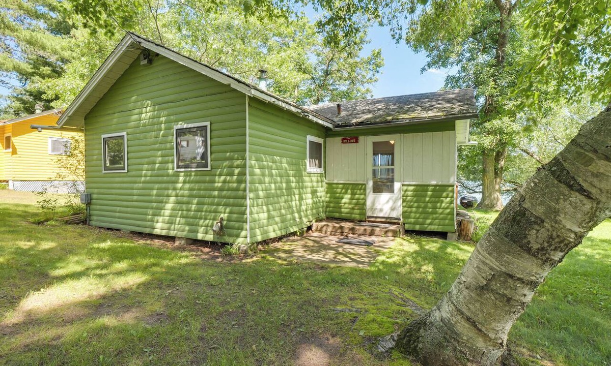Chetek Cabin | Pet-Friendly Rustic Cabin Steps from Lake Chetek