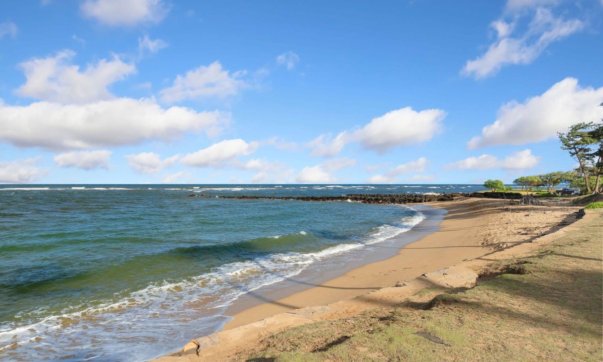 Kapaa Condo | PONO KAI J305 - Steps from the Sandy Beach and Swimming Pool!