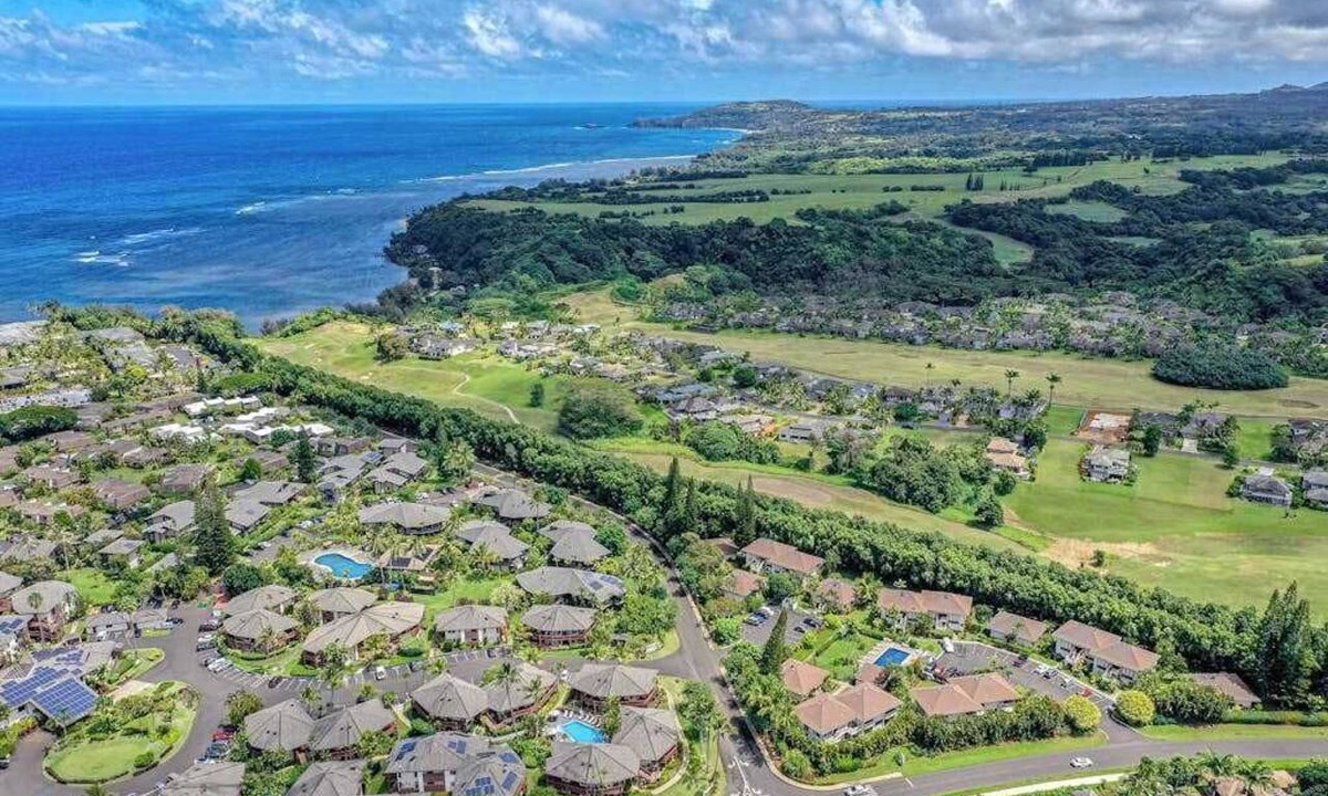 Princeville Condo | Princeville Duplex with Fast WiFi, AC, 2 Balconies & Pool