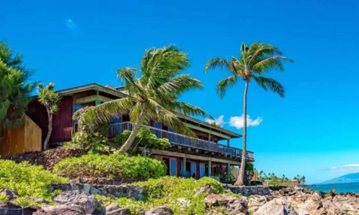 Napili Cabin | PRIVATE OCEAN FRONT ESTATE ON TURTLE COVE, NAPILI - MOST SPECTACULAR LOCATION