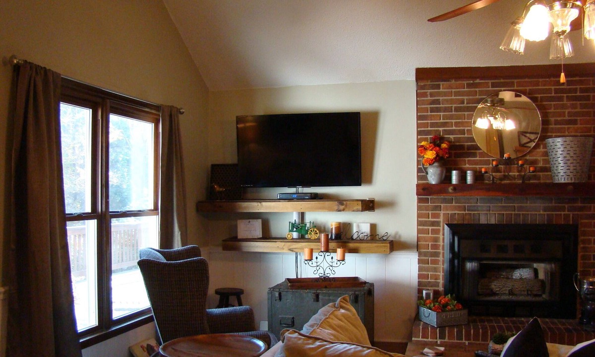 Mint Hill House | Quiet country living inside the Queen City.