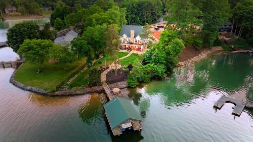 Sherrills Ford House | Relax on the Lake by AvantStay