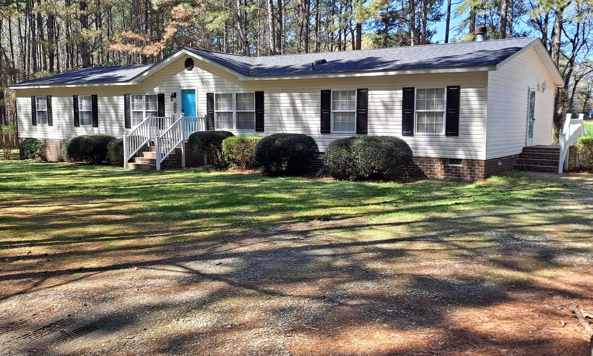 Northeast Raleigh House | Relax, Recharge, and Reconnect in Style – Modern Comfort Meets Small-Town Charm