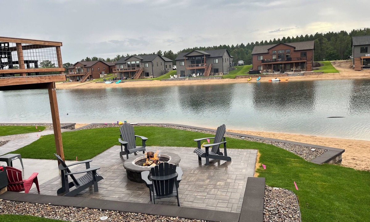 New Lisbon House | Relax & Unwind at Sunset Lake Paradise 4BR Lakefront Retreat Fire Pit, WiFi