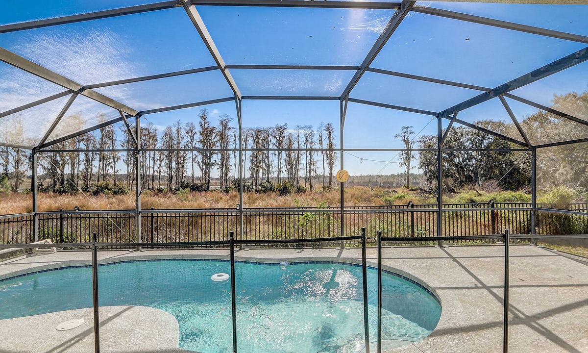 Davenport House | Relax with Nature-Family Home away from home