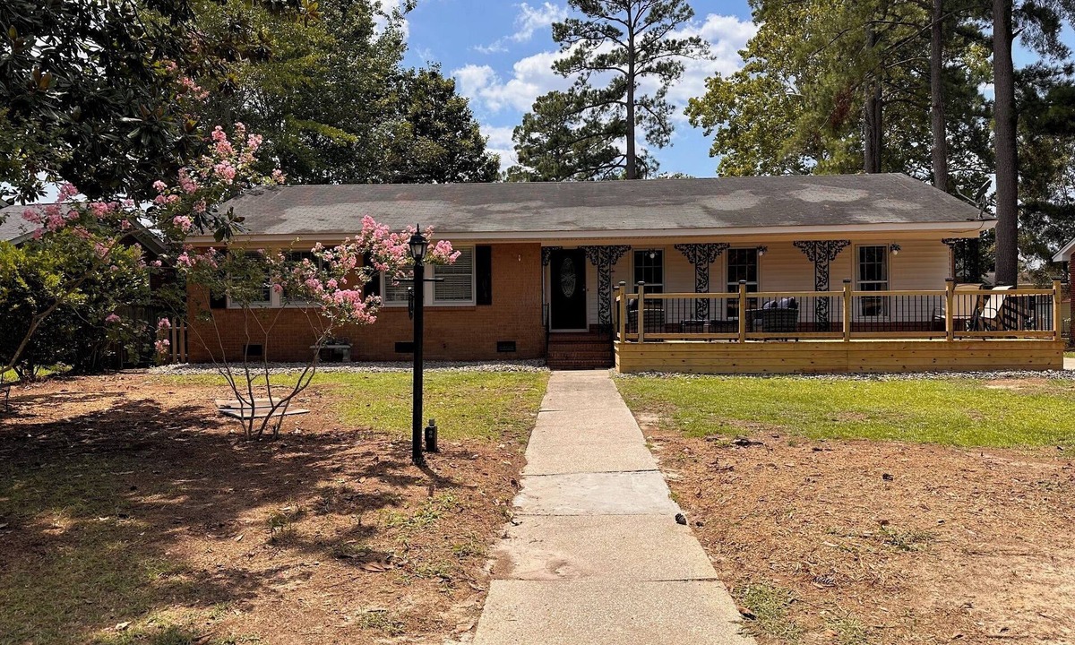 Greenville House | Relaxing 3 BR, 2 Bath Retreat Near ECU – Perfect for Families & Sports Fans!