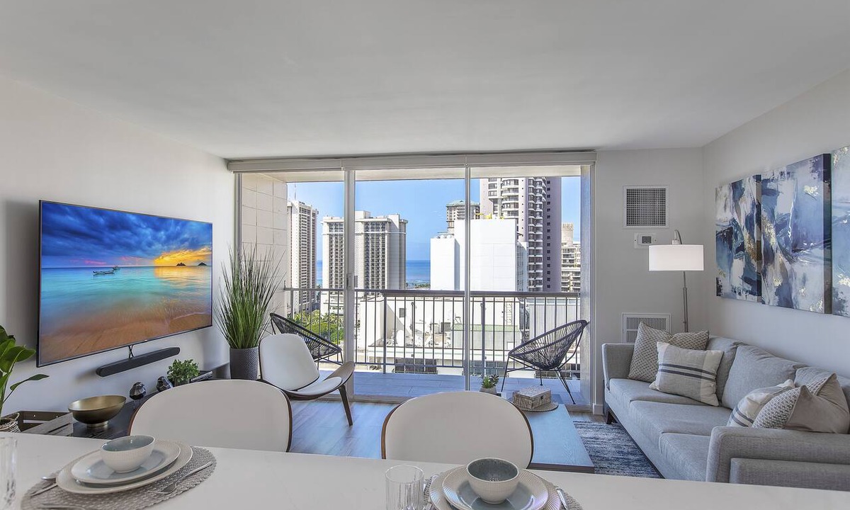 Waikiki Condo | Renovated 1 Bedroom W/Stunning Views, Parking, & Central Air