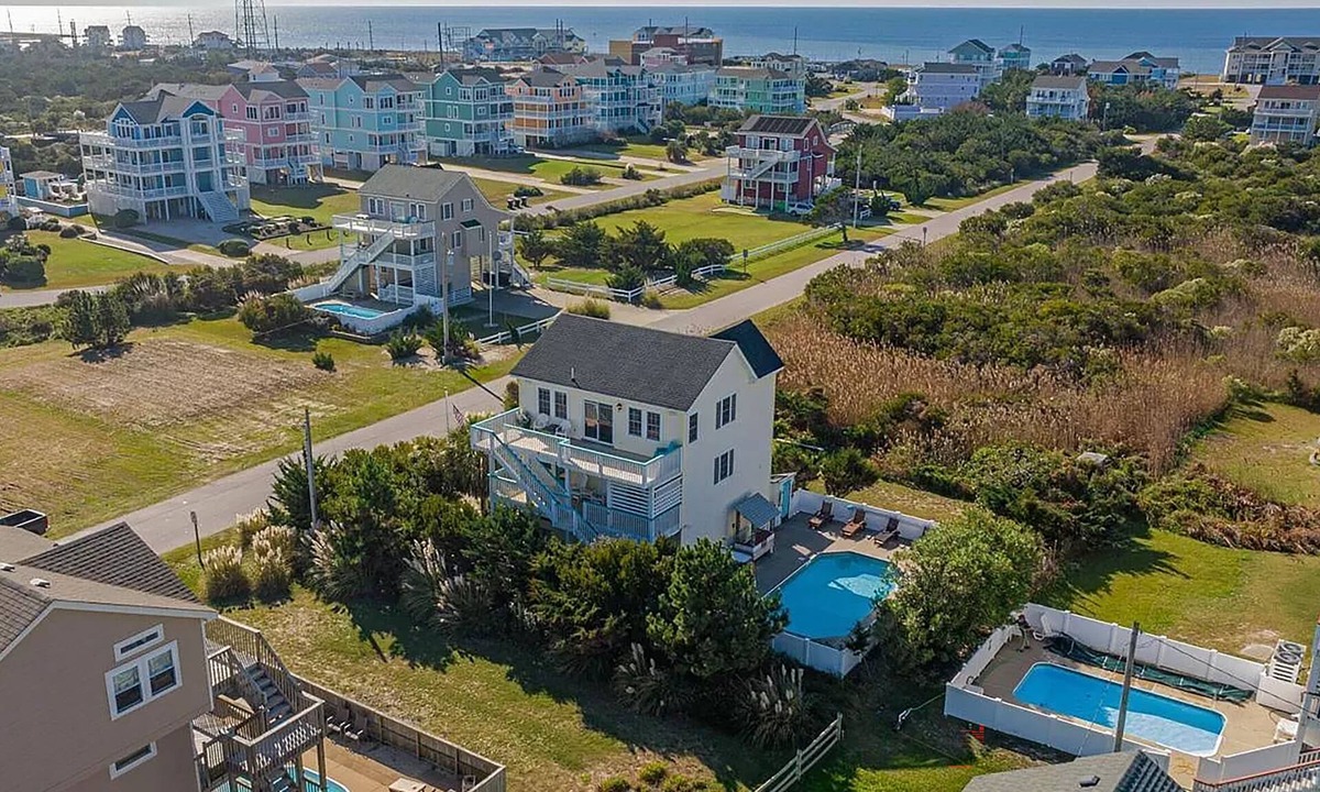 Rodanthe House | Renovated - Seaside 5BR Caribbean Escape near the Rodanthe Pier