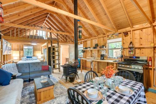 Olamon Apartment | Riverfront Greenbush Studio w/Porch & Views!