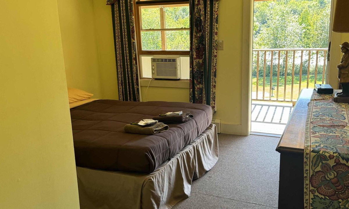 The Forks Cabin | Riverfront King Room in West Forks, Maine