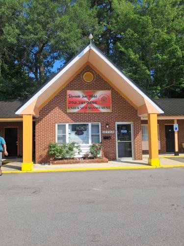 Plymouth Hotel | Riverside inn motel