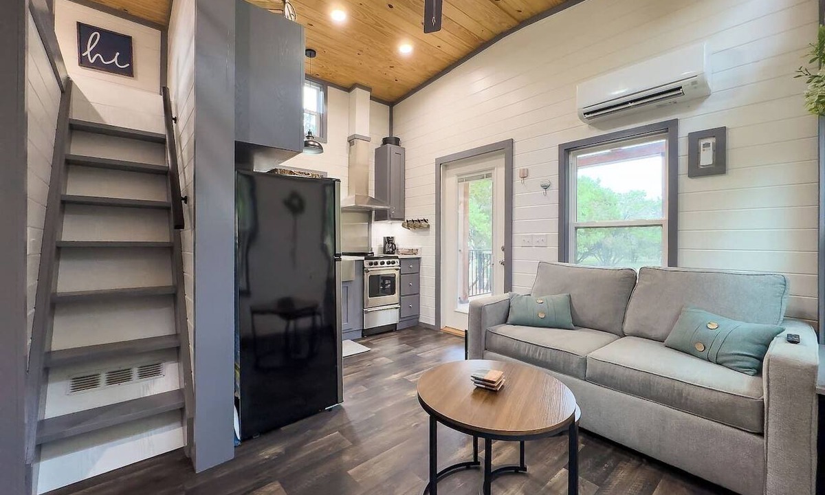 Canyon Lake Cottage | Rustic & Private 5 Acres- Hot Tub, Fire Pit, Grill