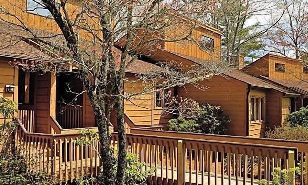 Sapphire Villa | Sapphire | Peaceful Mountain Getaway | Pool + Golf