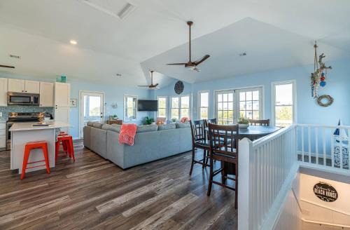 Carova Beach House | Sea Stars - 4x4 Carova Beach, Canalfront, Boat Ramp, Dock, Gazebo, Game Room