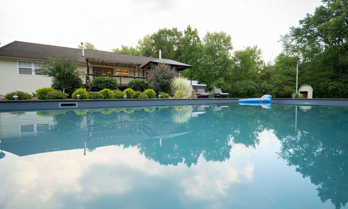 Oberlin House | Secluded 5-Acre Oberlin Escape · Saltwater Pool & 6-Person Hot Tub
