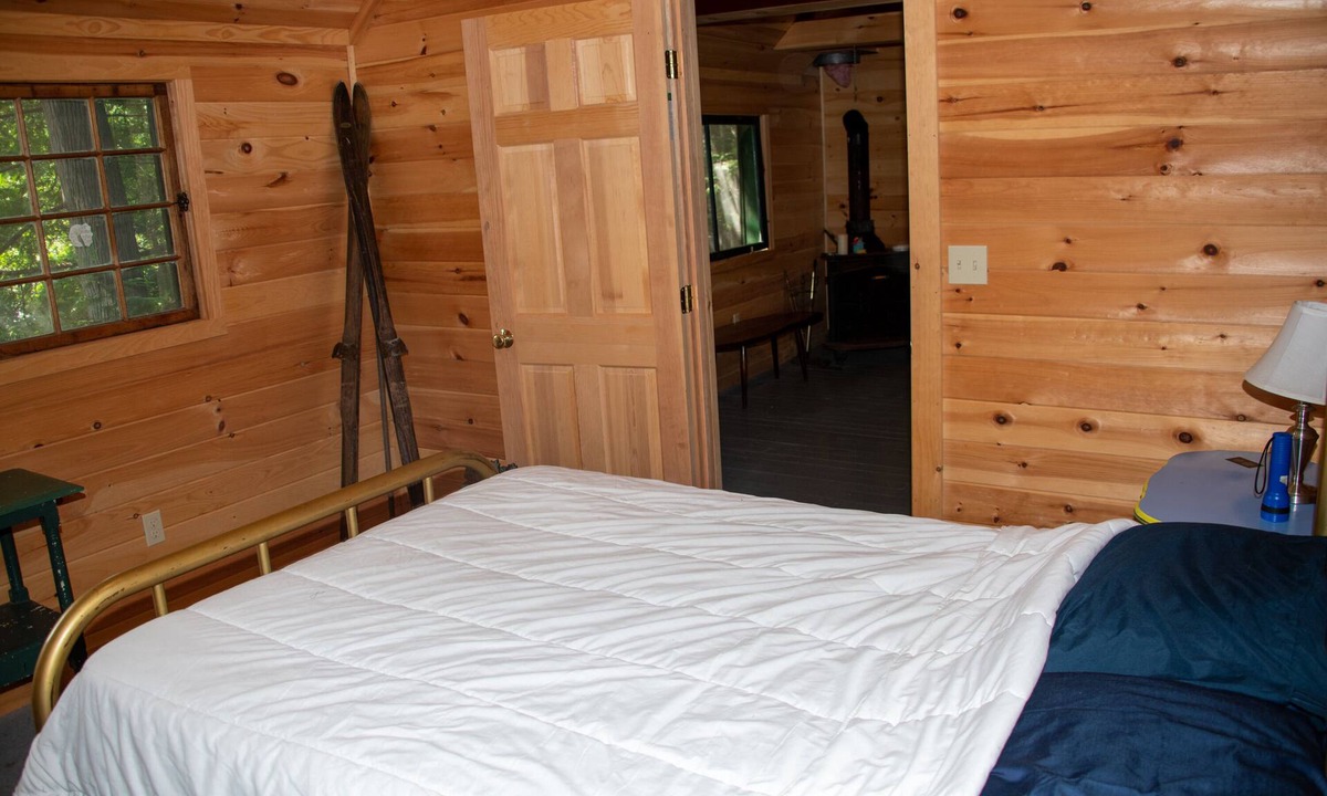 Kents Hill Cabin | Secluded Lakefront Cabin in the heart of Kennebec County