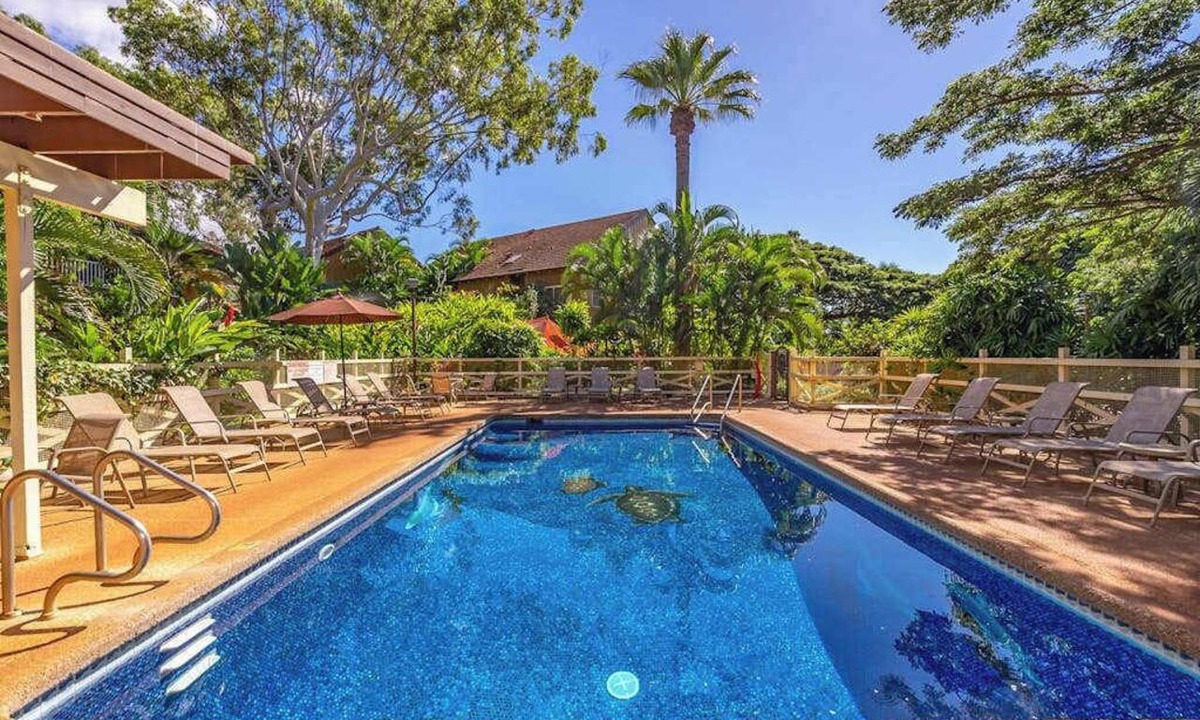 Maunaloa Condo | Secluded Molokai Condo Near the Ocean with WiFi, Pool & Grills