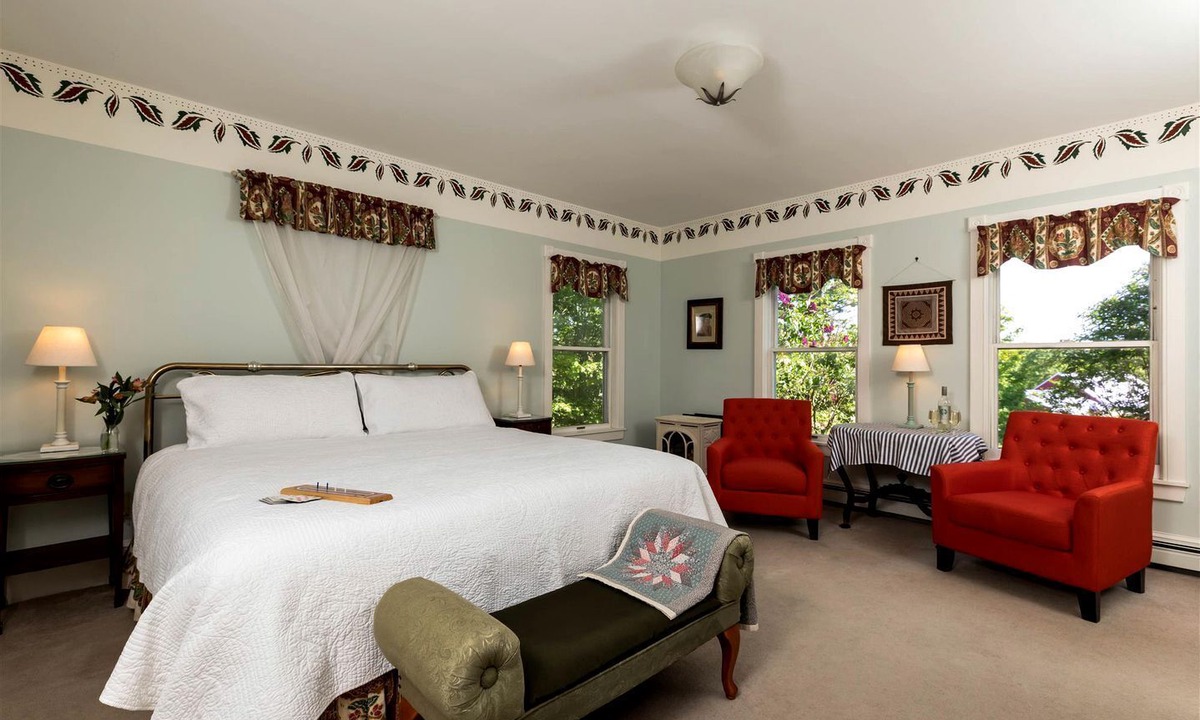 Hallowell Cabin | Secluded Rental for Couples on a Farmstead near the Kennebec River, Maine