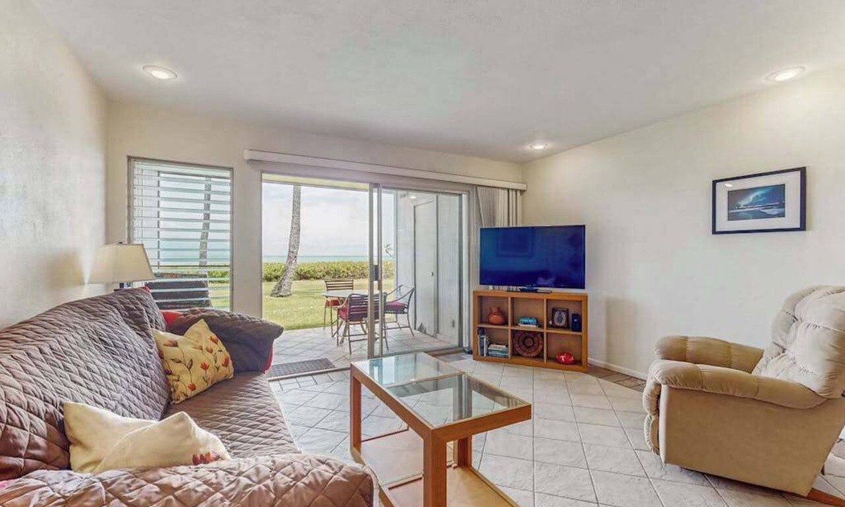 Ualapue Condo | Settle Into a Molokai Oceanfront Condo with Pool, Tennis & W/D