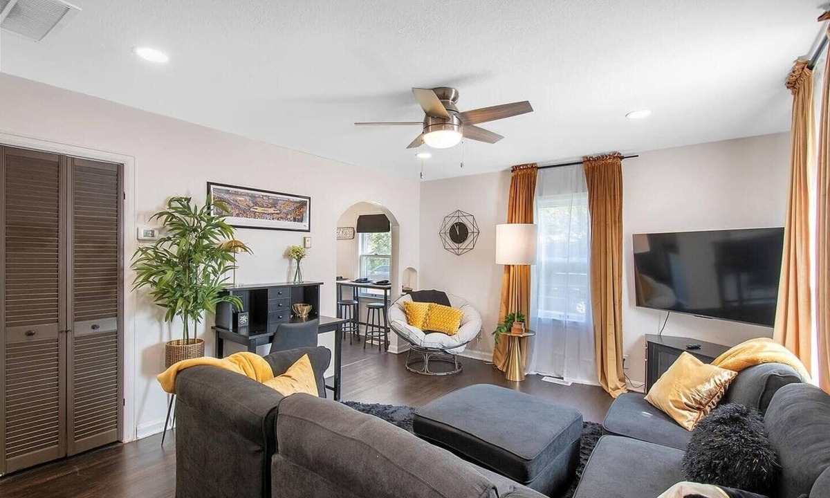 Wichita House | Shocker Shack - 2K - Near WSU, Park - Fenced Yard