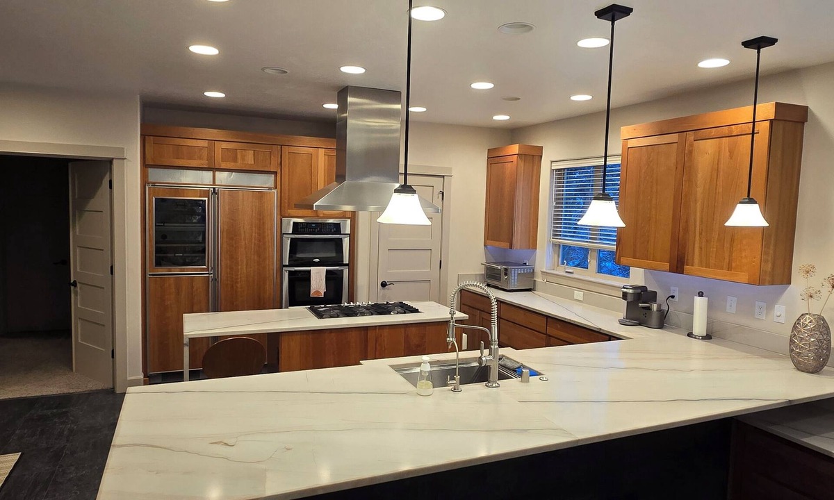 South Addition House | Spacious 3 Level, 3 Bedroom Home in Downtown Anchorage