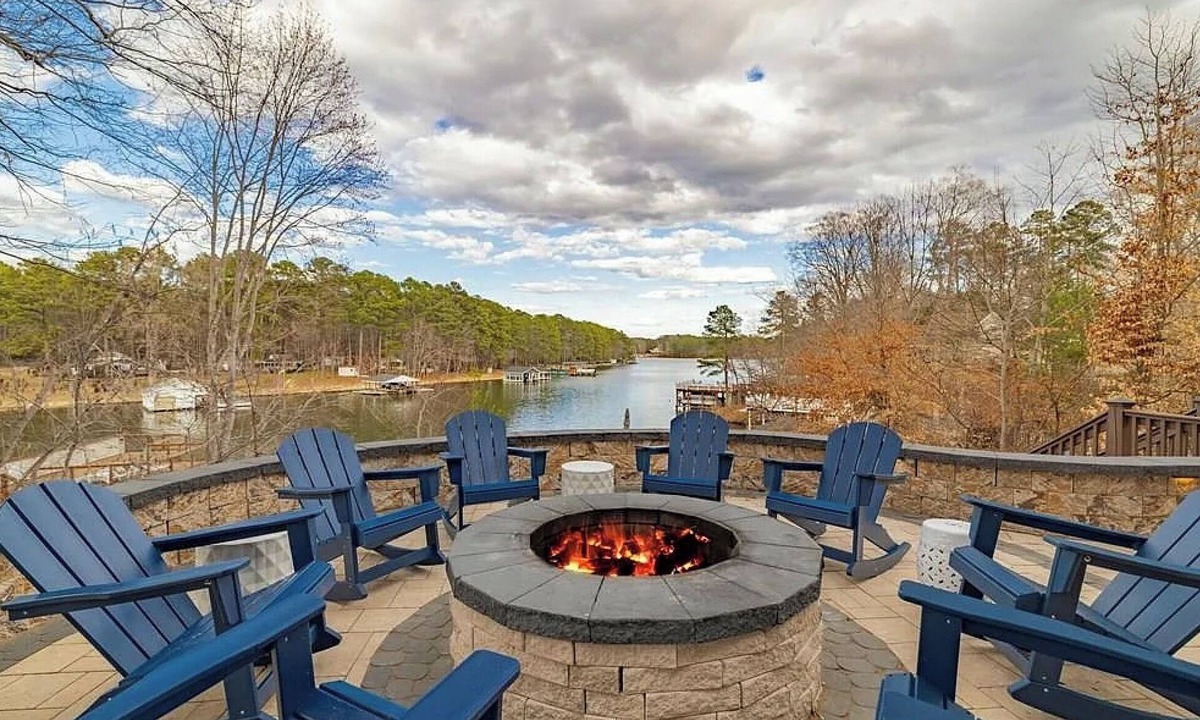 Littleton House | Spacious 6BR house w/dock, kayaks, fire pit, and close to amenities. Sleeps 16.