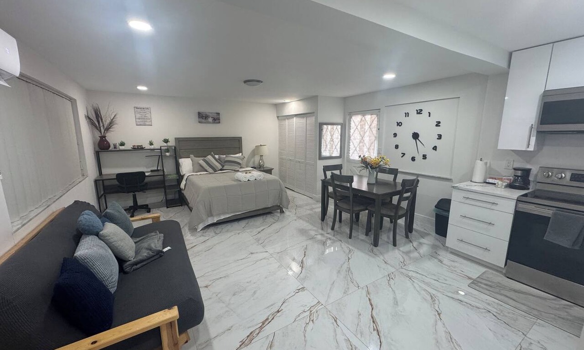 Pembroke Pines Apartment | Spacious studio with 2 Beds Near Hard Rock & Beaches