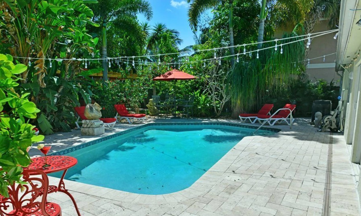 South Middle River Apartment | Spring Brake | 4 Bed Apartment | Pool available | Beach 6min | Big Patio