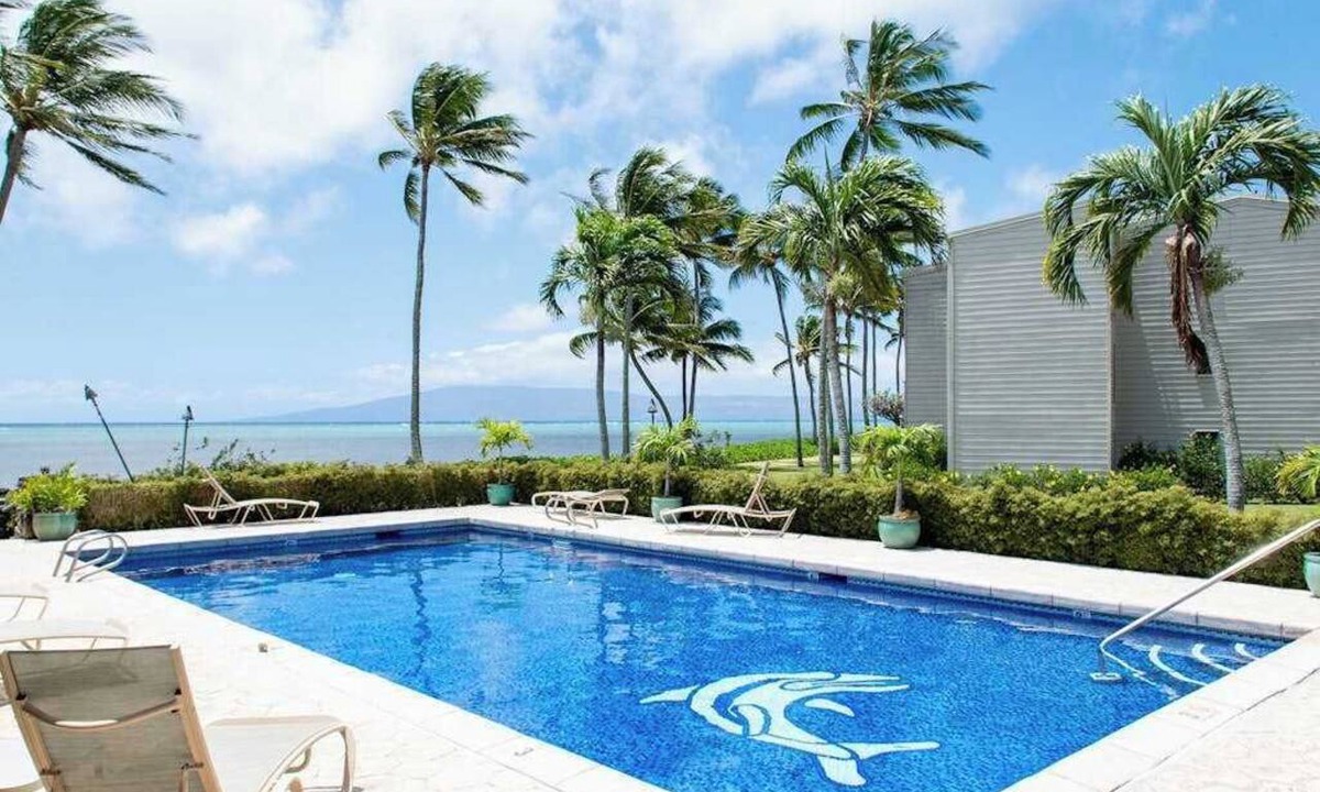 Ualapue Apartment | Stay Close to the Waves in an Ocean-View Family Condo with Pool