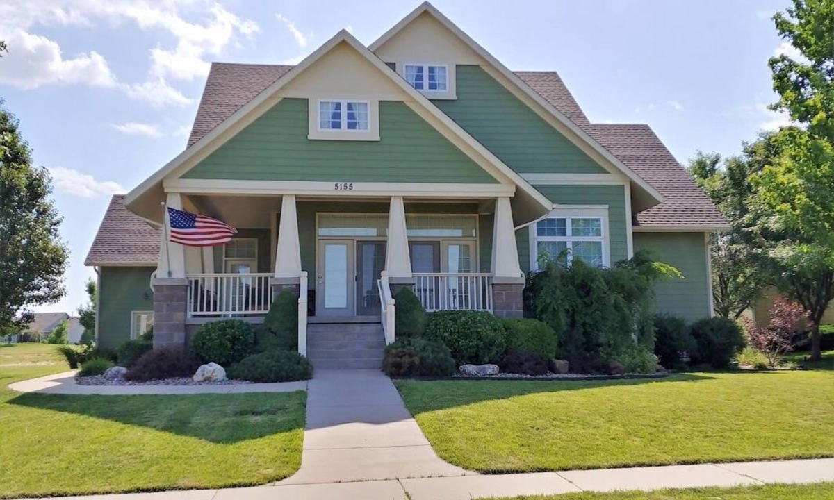 Bel Aire House | Stepless Entry, EV Charger, No Pet Fee, Garage 7+ Car Parking, Bikes & Paths
