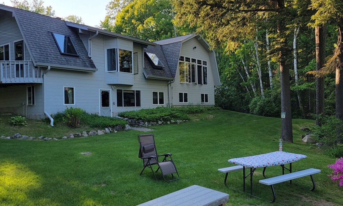 Rome House | Stunning Belgrade Lakes Waterfront Retreat – Dock, Kayaks & Breathtaking Views!