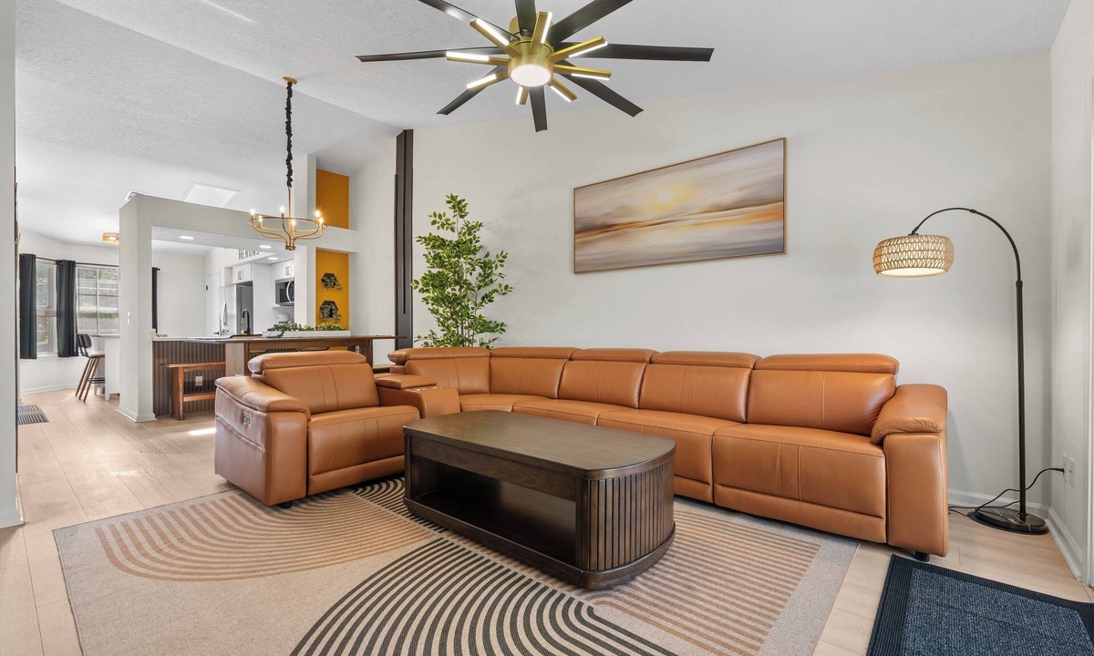 Sandalwood House | Summer Oasis - Herons Place Luxury in Jax