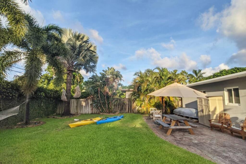 Middle River Terrace House | Surf House - Paddleboards - Canoes -1 mile to Wilton Manors