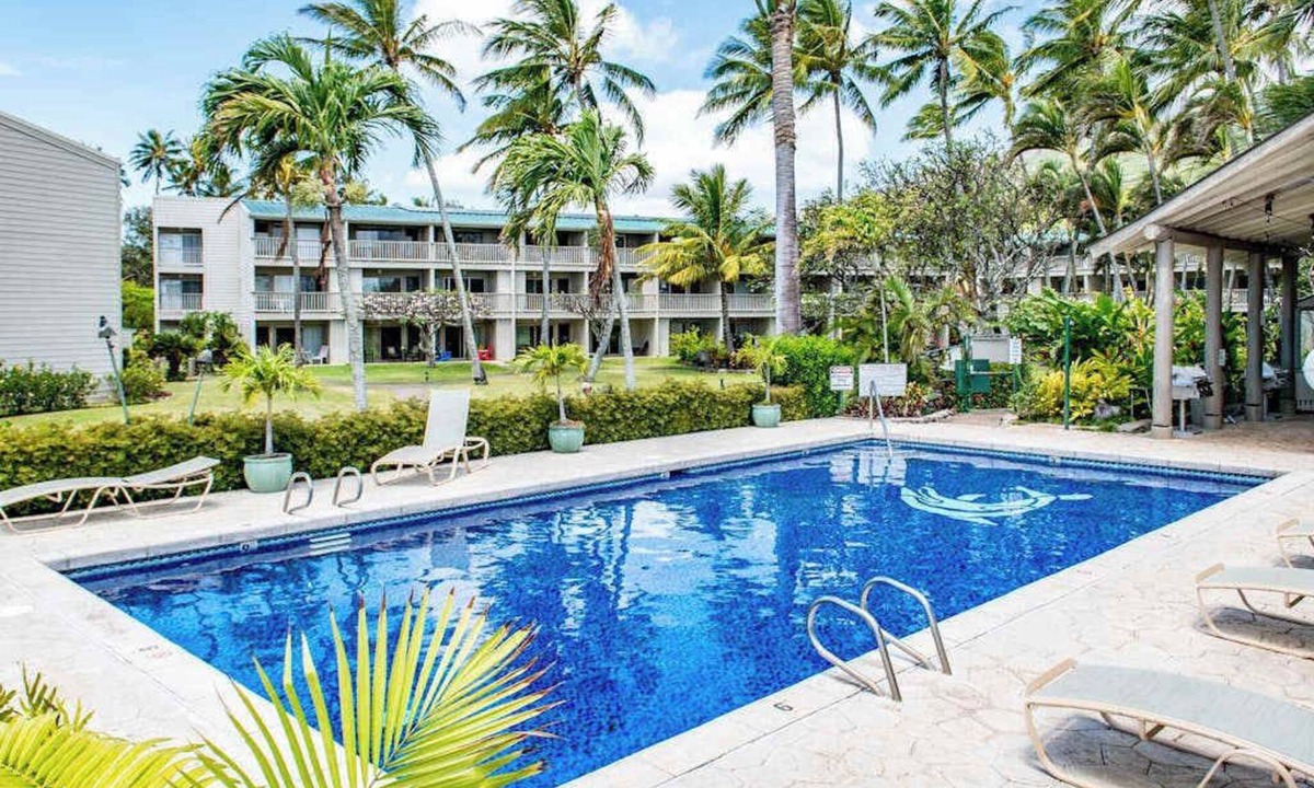 Ualapue Apartment | Take In Water Views from a Condo with Pool, Tennis & Free WiFi
