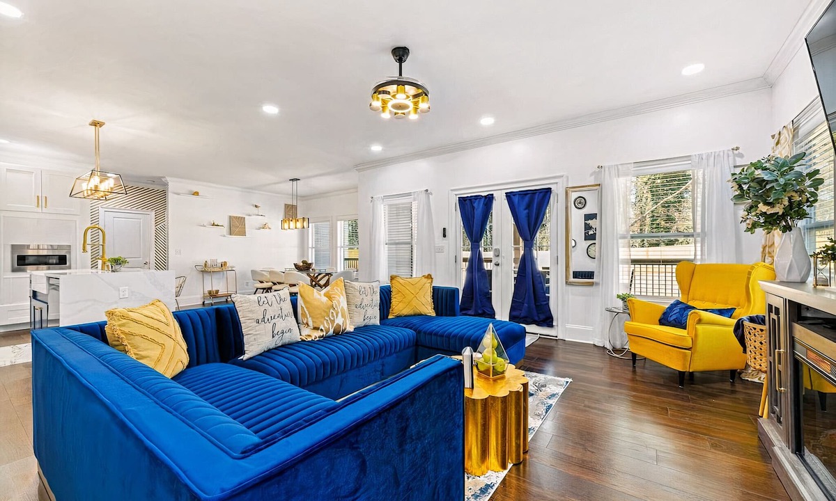 College Park House | The ATL Grand Retreat | 5BR Luxury Home - Near Downtown Atlanta