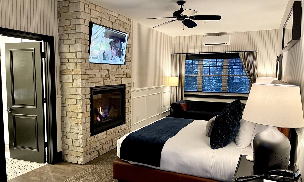 Williams Bay Hotel | The Belfry House