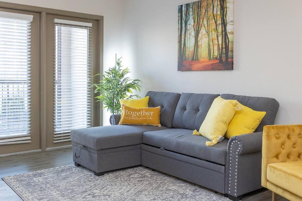 Bentonville Apartment | The Charming Canary Condo