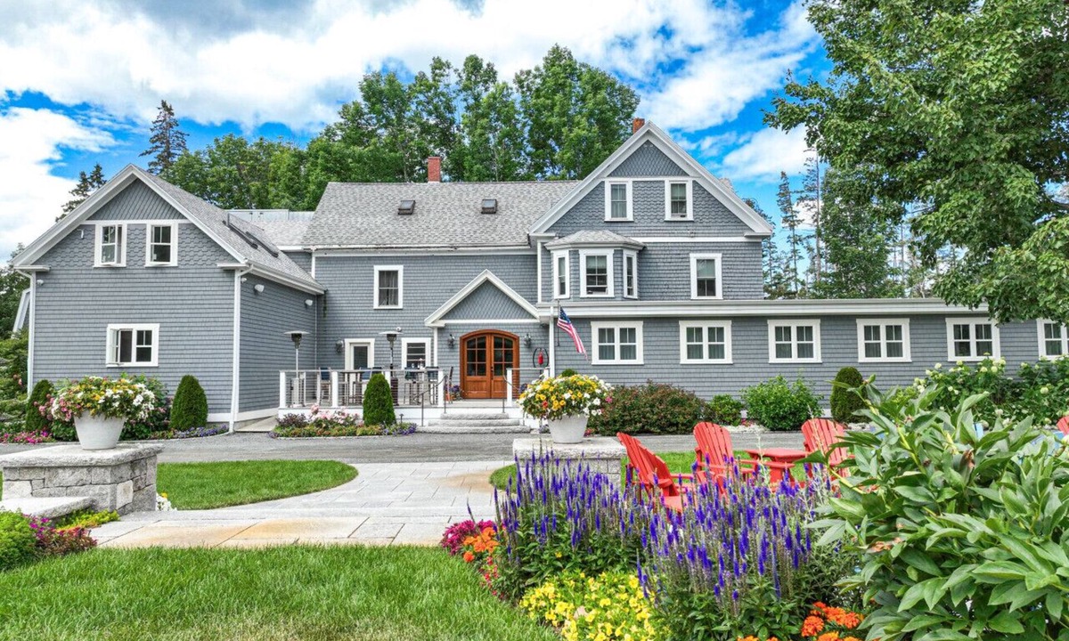 Hancock Point Bed & Breakfast | The Crocker House Country Inn (Rm 3)