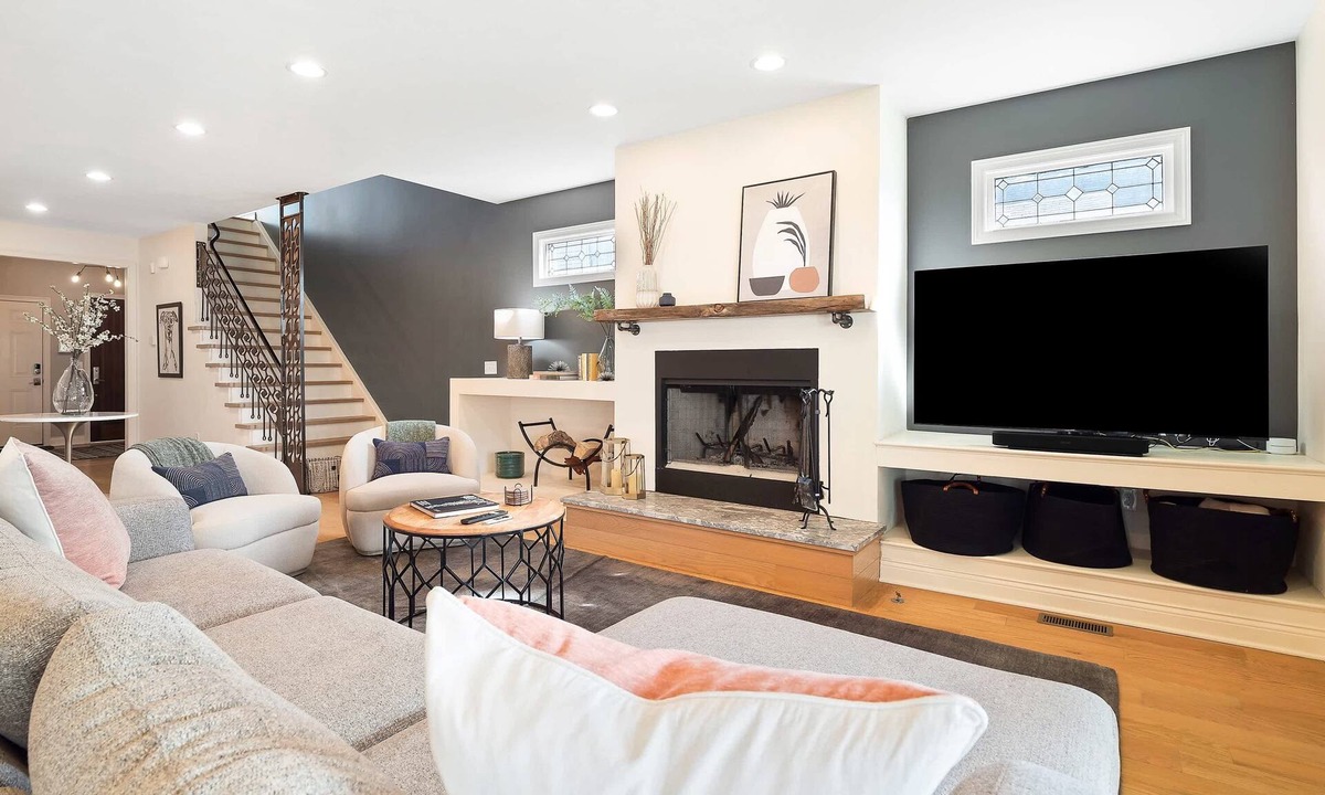 Tremont House | The Emerald Manor | Chef's Kitchen | Movie Room