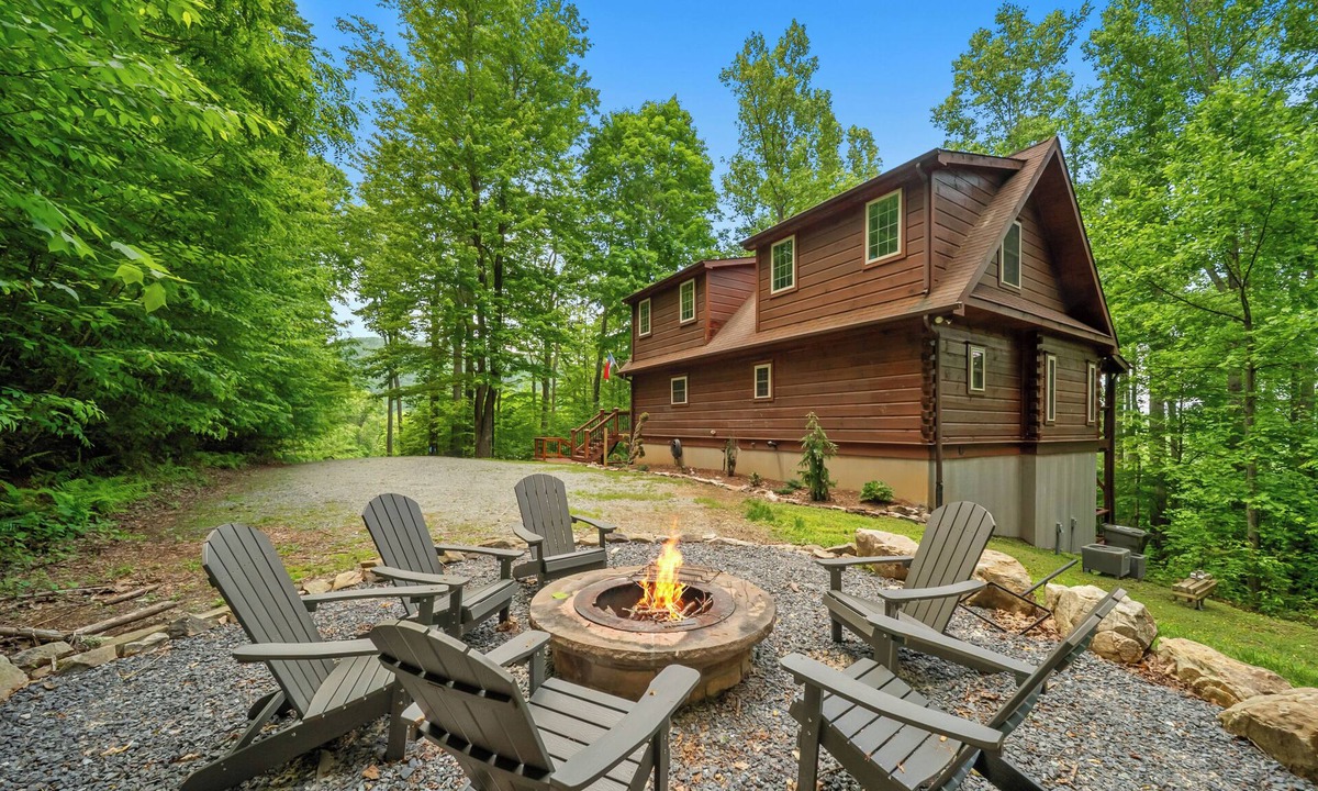 Banner Elk Cabin | The Watchtower - hot tub, game room, private retreat, fire pit, pet friendly