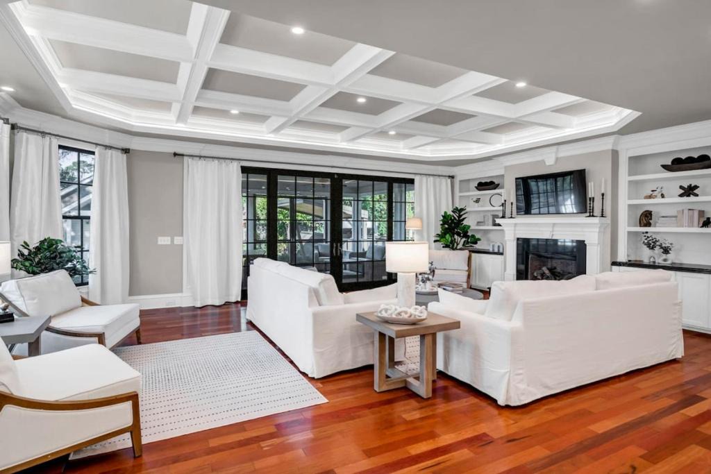 Earlewood House | The Wren 2 BR 2.5 BA Renovated