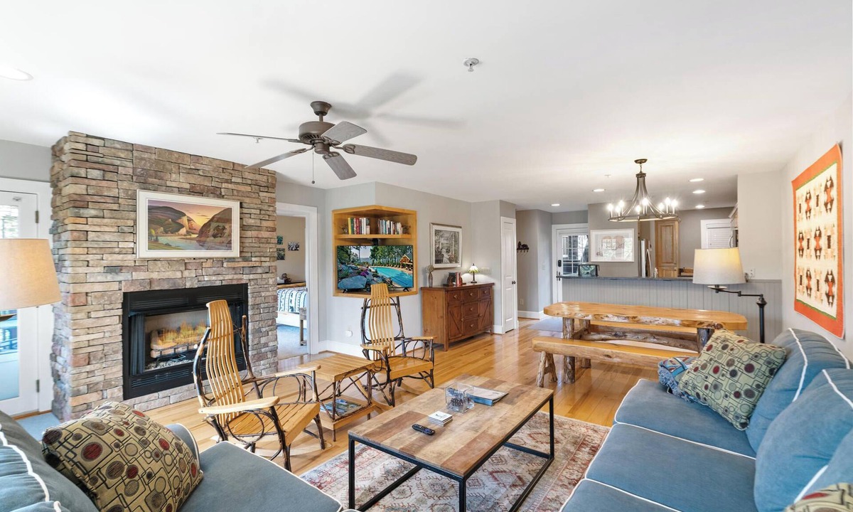 Foscoe Condo | Timbers F-2 -Mtn Condo, Gated Resort, Indoor/Outdoor Pools & Hot Tub, Two Levels