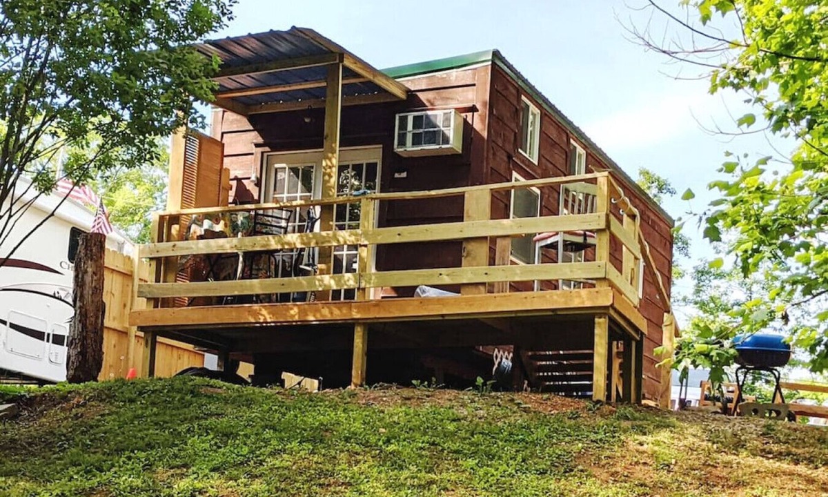 Spring City House | Tiny House Glamping at Watts Bar
