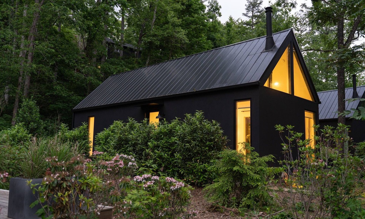 Asheville Cabin | Tranquil Mountain Cabin | Hot Tub | Hiking | Creek | Firelight at Shope Creek