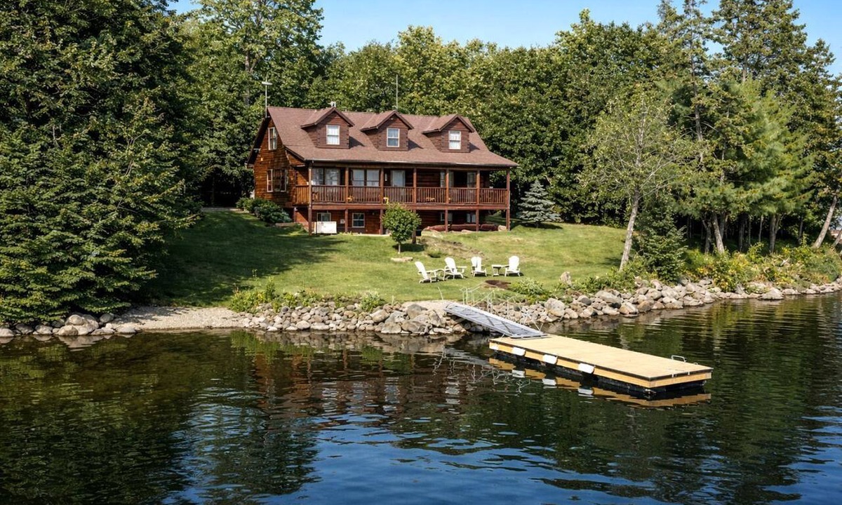 Rockwood Cabin | Ultimate Four-Season Escape with Scenic Porch Views in Rockwood, Maine