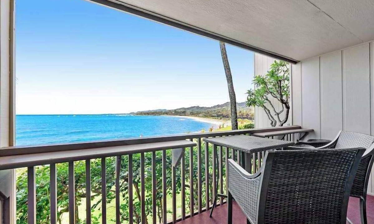 Wailua House Lots Condo | Wake to Coconut Coast Views in an Oceanfront Home with Pool